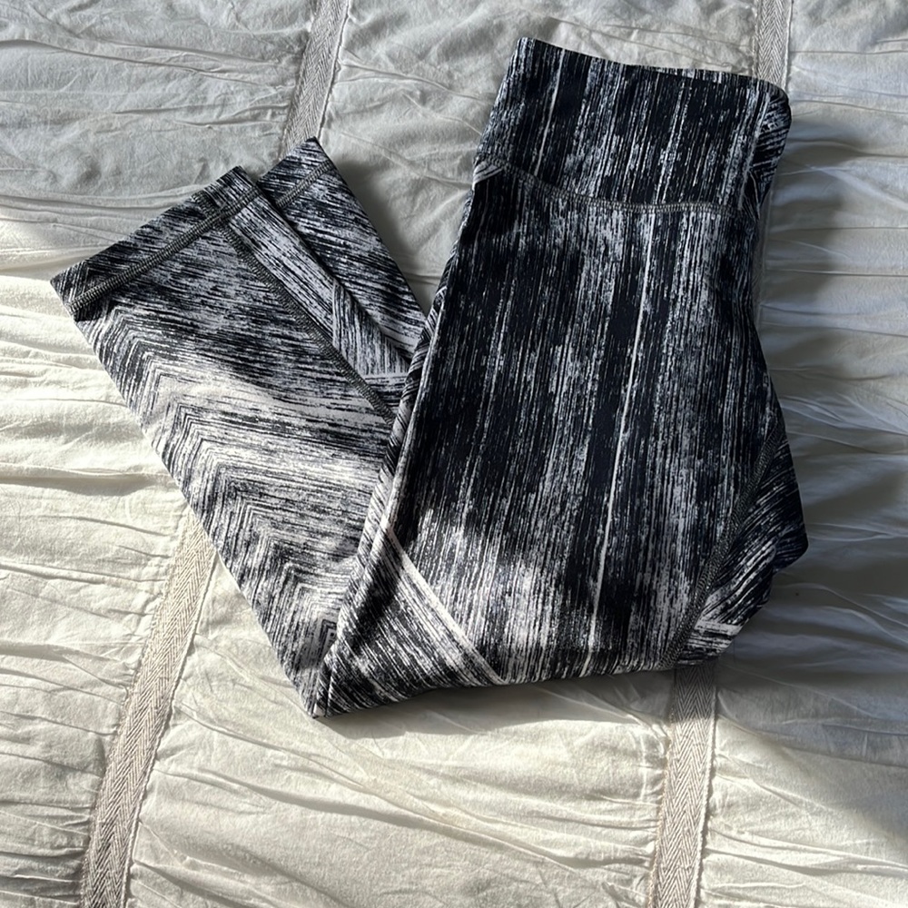 Lululemon WunderUnder 21” leggings